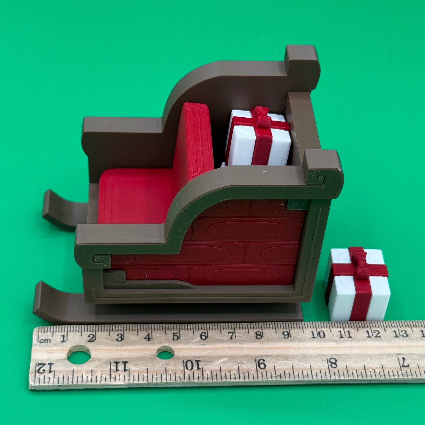 Elf Sleigh with Mini Presents – Holiday Display Prop by BriteBerry.co